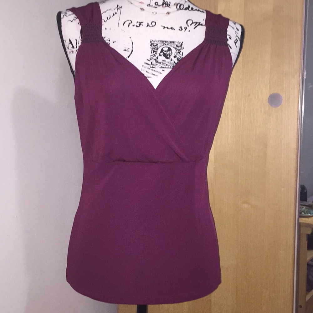 EUC Nine West burgundy blouse